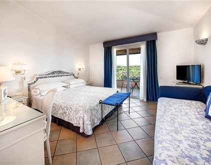 Pokoj COMFORT s výhledem na moře, Porto Cervo, Sardinie