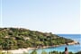 Terasa s lehátky s výhledem, Porto Cervo, Sardinie