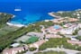 Letecký pohled na hotel, Porto Cervo, Sardinie