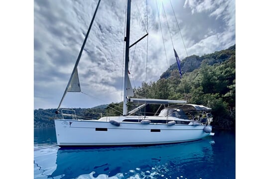 Plachetnice Bavaria Cruiser 37 - Enjoy The Silence