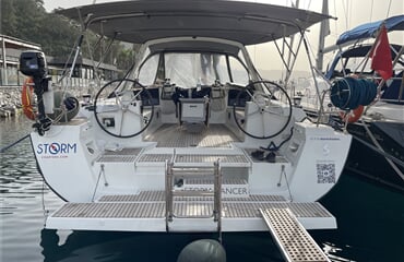 Plachetnice Oceanis 45 - Storm Dancer 1