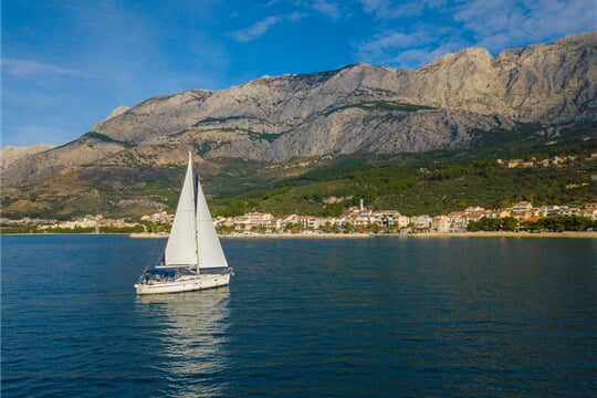 Plachetnice Bavaria 40 Cruiser - 'LADY BUTTERFLY'