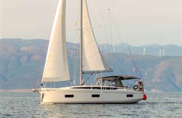 Bavaria C42 - Karpouzi A/C, Bow Thruster, Full teak deck