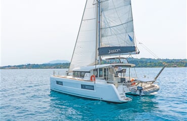 Lagoon 40 - Bella Mare - A/C & GEN