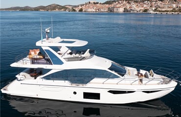 Azimut 60 - Alibaba (s posádkou)