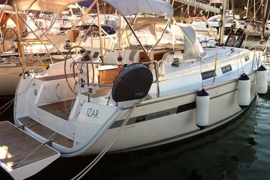 Bavaria Cruiser 32 - Izar