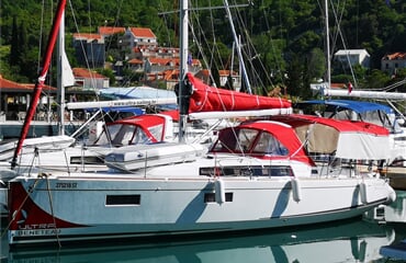 Oceanis 38.1 - TEODORA