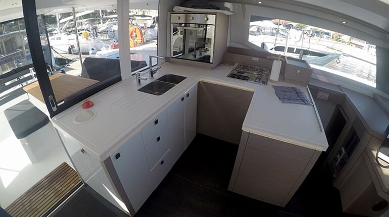 Fountaine Pajot Astrea 42