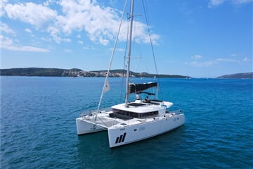 Lagoon 450 - NADA I (AC in salon and cabin + generator)