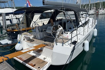 Plachetnice Bavaria C38 - OHANA