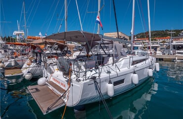 Plachetnice Oceanis 40.1 - no name