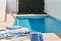 beach-deluxe-private-pool-2