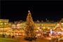 Vánočně osvícený trh Kauppatori