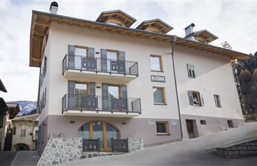 Aparthotel Dolomites ***S - Commezzadura