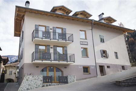 Aparthotel Dolomites ***S - Commezzadura