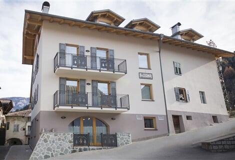 Aparthotel Dolomites ***S - Commezzadura