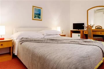 Komiža - Biševo hotel **