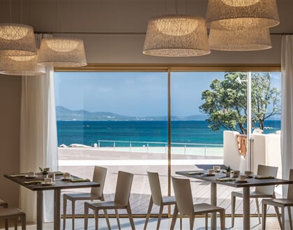 Restaurace - snídaně, Li Cuncheddi, Sardinie
