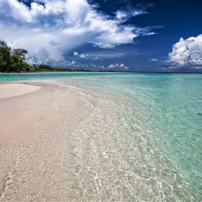 white sand beach, ripples, shallow pláž, moře