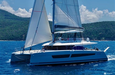 Samana 59 - Maurice - Luxury Catamaran, A/C, Generator, Water maker (s posádkou)