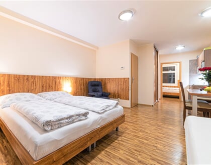 06 Apartmány