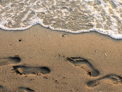 footprints, beach, sand