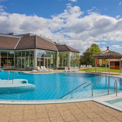 9b0780c2d49b7457b8a9bfe9c974700e