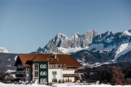 Lyžování Schladming - wellness hotel**** Waldfrieden u sjezdovky, wellness a skipas v ceně / č.4901