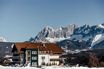 Lyžování Schladming - wellness hotel**** Waldfrieden u sjezdovky, wellness a skipas v ceně / č.4901