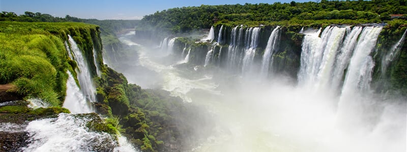 Vodopády Iguacú mezi Argentinou a Brazílií