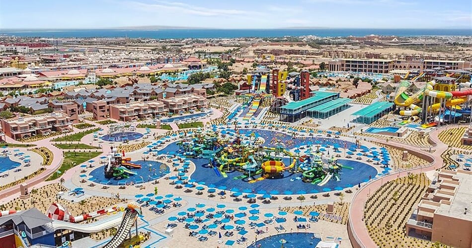 Hotel Pickalbatros Water Valley Resort Neverland: fotografie vybavení exteriérů a interiérů ubytování.