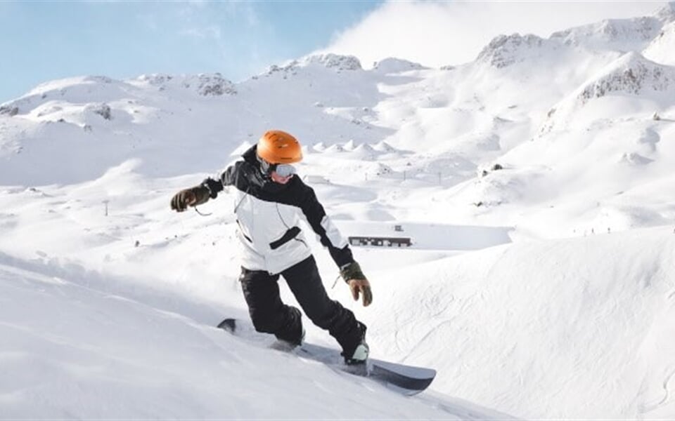 csm_snowboarder-piste-schlossalm-winter-urlaub-gastein-salzburger-land-c-gasteinertal-tourismus-michael-koenigshofer_6477f5e1e2