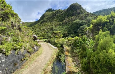 Azorské ostrovy - Sao Miguel – pěší turistika v zeleném ráji ***