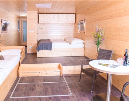 Ypsilon Golf Resort Liberec Hausboat
