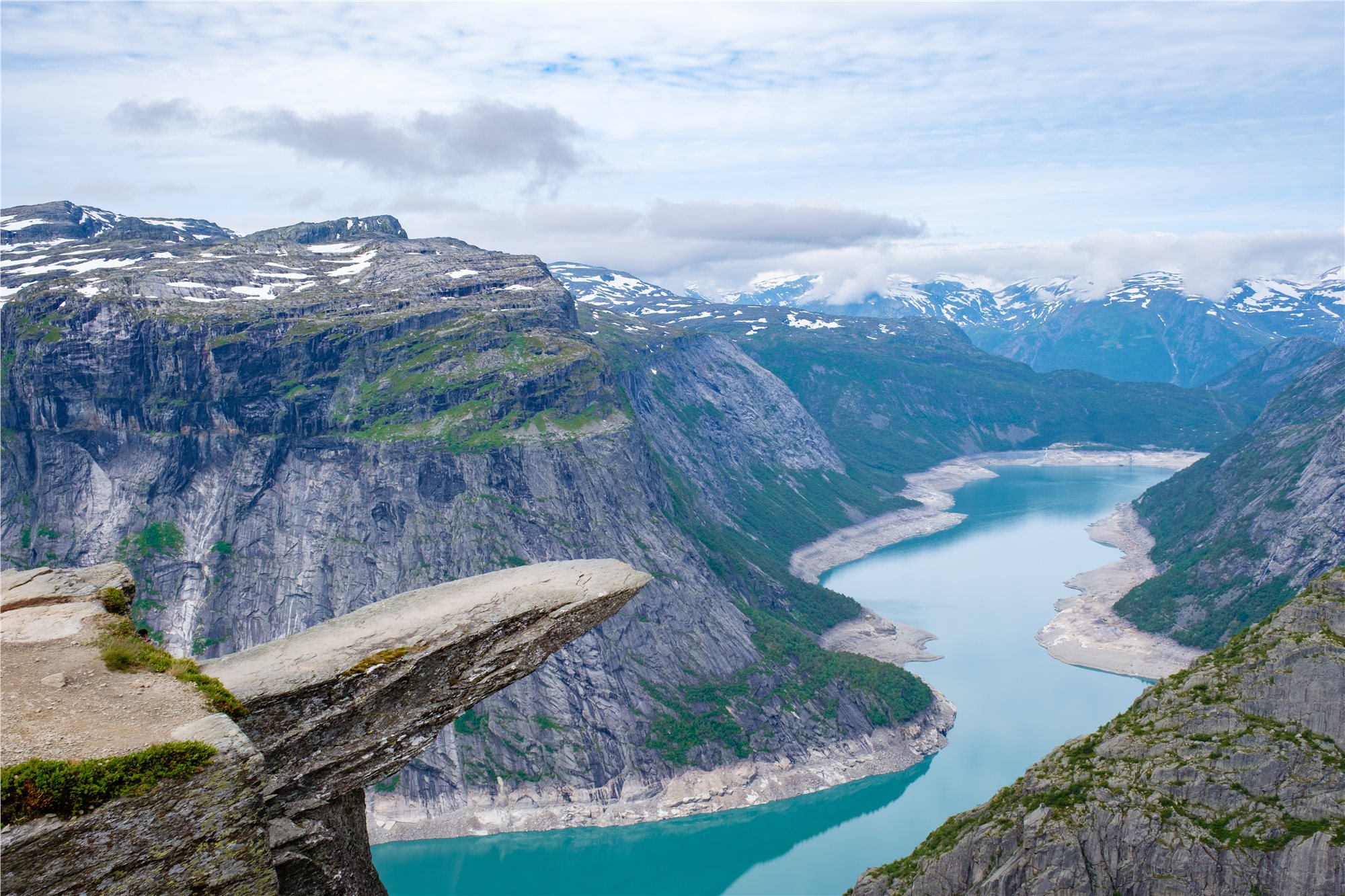 Trolltunga s výhledem na fjord - Norsko