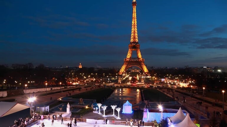 Christmas-in-paris-ice-skating