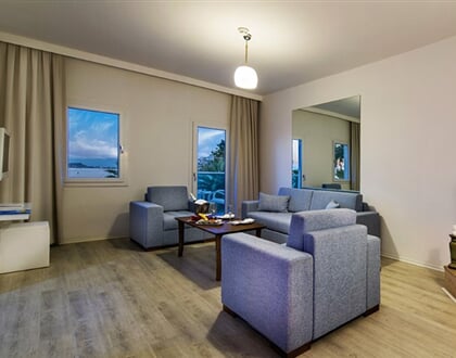 Le-Blue-Hotel-39