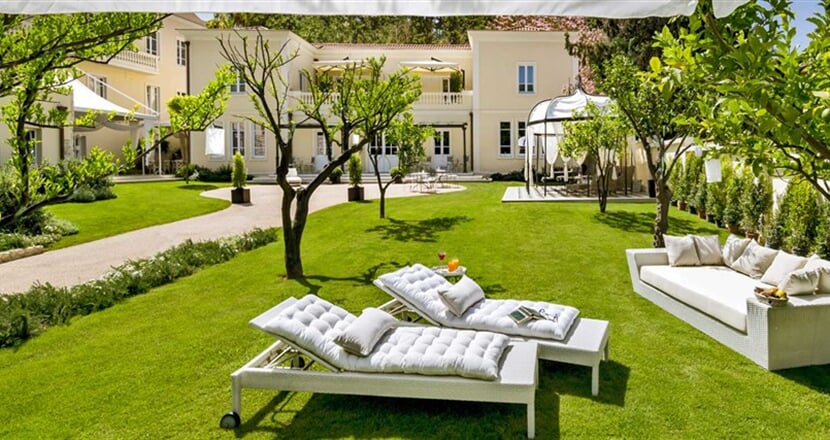 Pohled na vilu ze zahrady, Cagliari, Sardinie