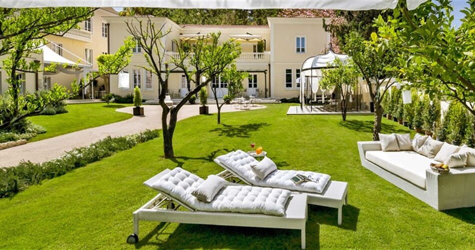 Pohled na vilu ze zahrady, Cagliari, Sardinie