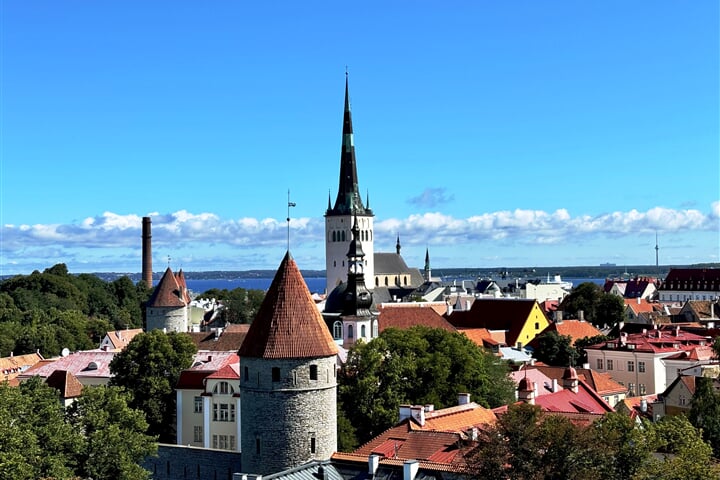Okruh Pobaltím letecky + výlet do Helsinek