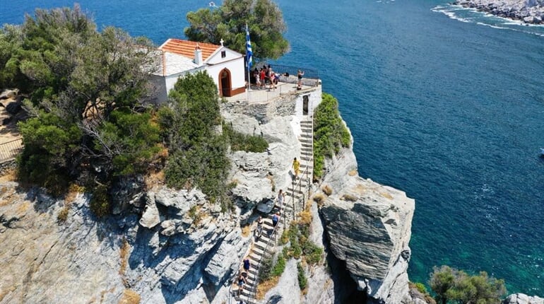 Skopelos Agios Ioannis pláž