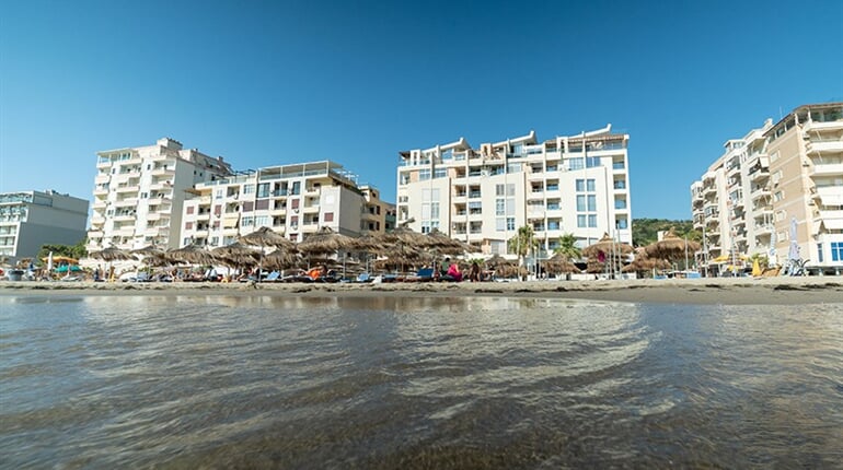 Hotel Seaside: fotografie vybavení exteriérů a interiérů ubytování.