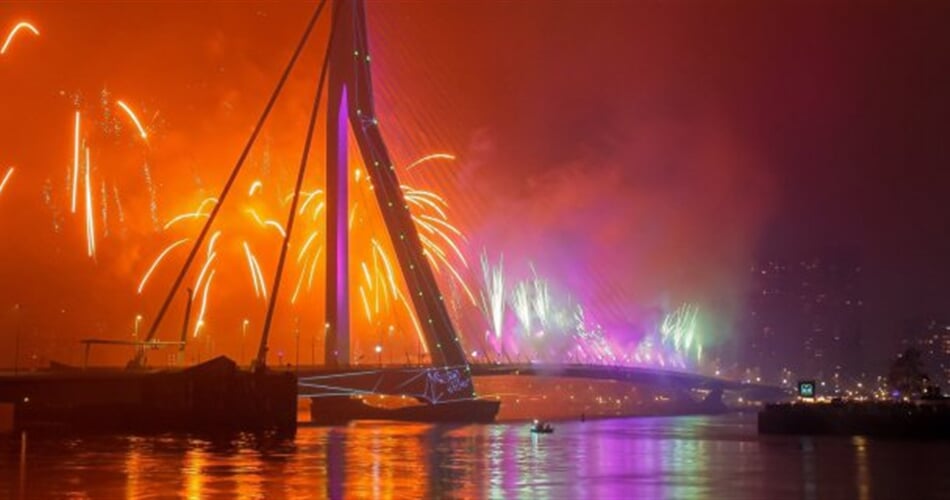 Foto - PREMIUM - Novoroční město na Rýnu (Sena)