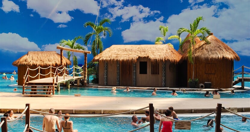 10 Zámek Popelky Moritzburg a koupaní Tropical Islands