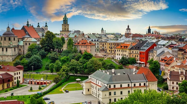 Foto - Okruh východním Polskem + RENESANČNÍ ZÁMOSTÍ + MUZEUM LIDOVÉ ARCHITEKTURY (autob