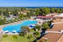 Letecký pohled na hotel, Budoni, Sardinie