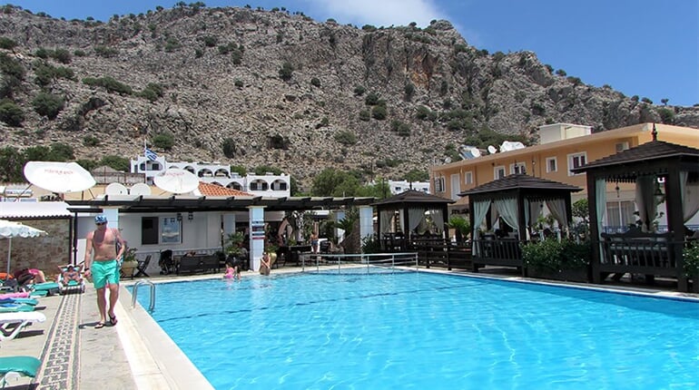 Aparthotel Coralli - Rhodos: fotografie vybavení exteriérů a interiérů ubytování.