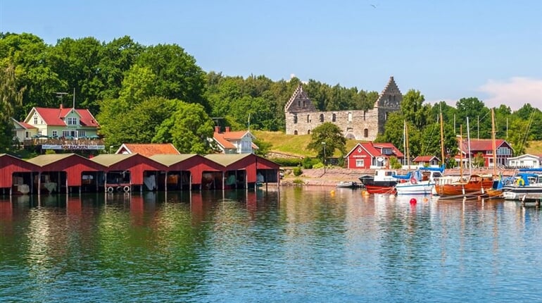 Přístaviště na ostrově Visingso - poznávací zájezdy do Finska