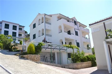 Omiš - Stanići - villa Marin - 6 nocí