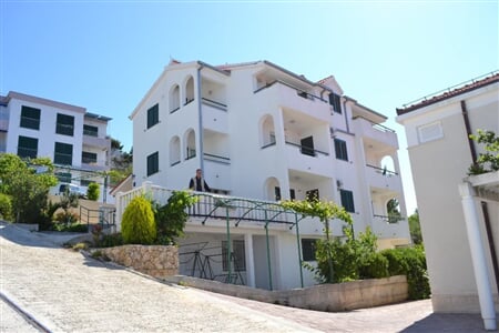 Omiš - Stanići - villa Marin - 7 nocí